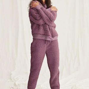 VS PINK Sherpa Crew Sweatshirt & Jogger Mauve
